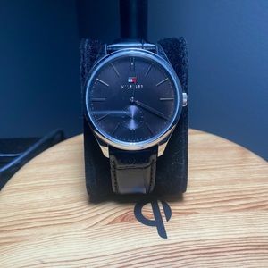 Stainless steel with Leather-band, Tommy Hilfiger Watch